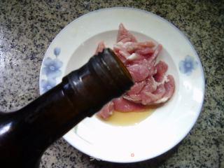 蘑菇瘦肉炒小素鸡的做法步骤：2