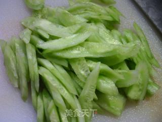 西瓜皮炒青瓜的做法步骤：4