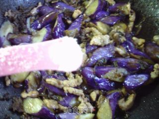 梅干菜瘦肉炒茄子的做法步骤：10