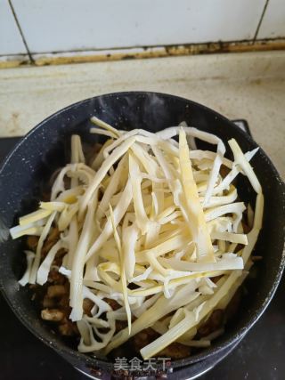 鸡块烧笋丝的做法步骤：4