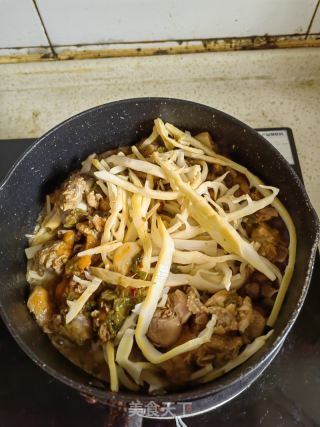 鸡块烧笋丝的做法步骤：5
