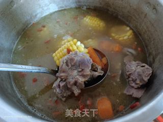 龙骨胡萝卜玉米汤的做法