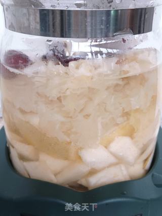 阿胶雪耳炖梨汤的做法步骤：7