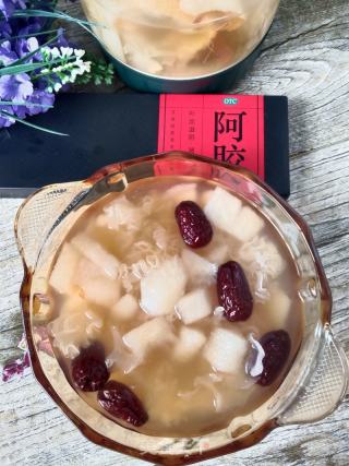 阿胶雪耳炖梨汤的做法步骤：8