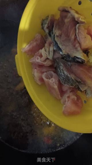 美味的酸菜鱼（黑鱼版）的做法步骤：7