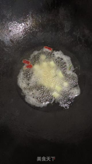 咸蛋黄炒菜花的做法步骤：4