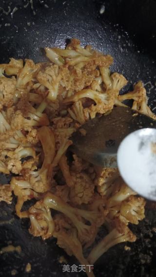 咸蛋黄炒菜花的做法步骤：8