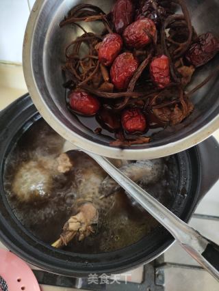 茶树菇淮山乌鸡汤的做法步骤：6