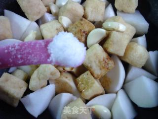 小油豆腐烧萝卜的做法步骤：6