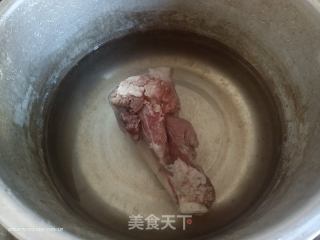 筒骨粥的做法步骤：1