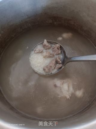 筒骨粥的做法步骤：3