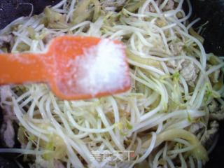 榨菜丝瘦肉炒绿豆芽的做法步骤：7