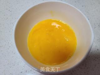 红椒洋葱鸡蛋炒米的做法步骤：3