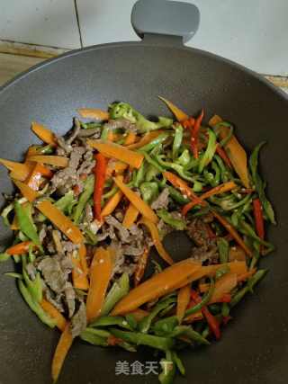 牛肉蔬菜炒面的做法步骤：6