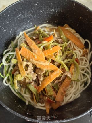 牛肉蔬菜炒面的做法步骤：7