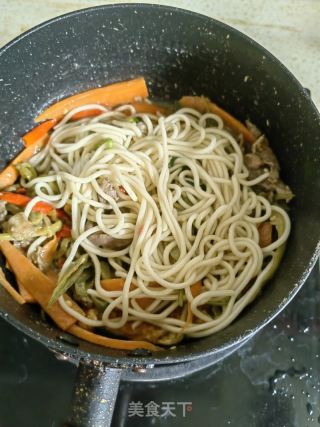 牛肉蔬菜炒面的做法步骤：8