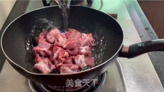 双莲排骨汤的做法步骤：2