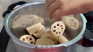 双莲排骨汤的做法步骤：5