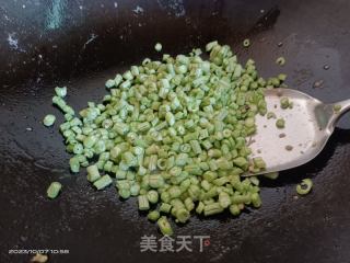 炒豆角的做法步骤：2