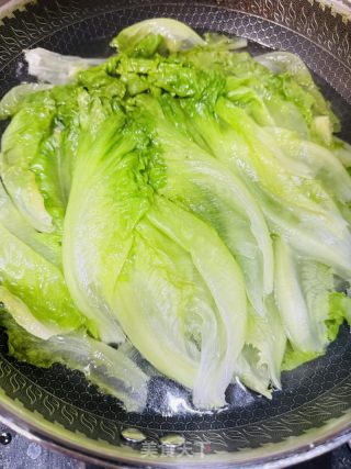 比吃肉还香的素菜 | 白灼生菜的做法步骤：3