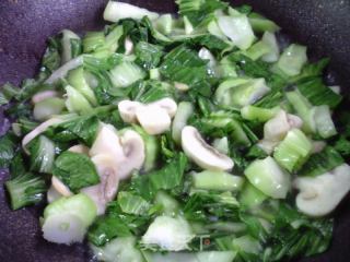 蘑菇鸡蛋炒青菜的做法步骤：11
