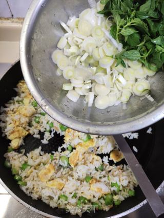 鸡蛋大葱炒饭的做法步骤：8