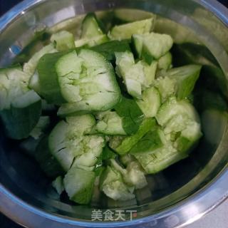 卤肉拍黄瓜的做法步骤：2