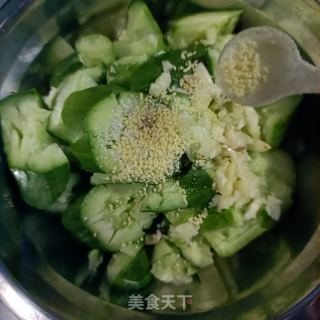 卤肉拍黄瓜的做法步骤：5