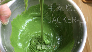 抹茶酥粒麦芬，浓郁抹茶风味，层次感丰富的酥粒，香甜与微苦在口中交融。的做法步骤：7