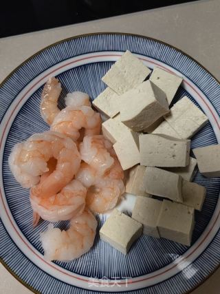 虾仁白菜豆腐汤的做法步骤：2