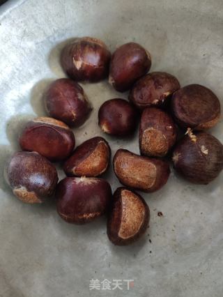 板栗胡萝卜土鸡汤的做法步骤：1