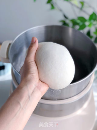 两款自制厚底披萨的做法步骤：2