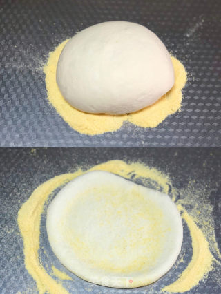 两款自制厚底披萨的做法步骤：4