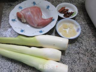 红烧茭白兔腿的做法步骤：1