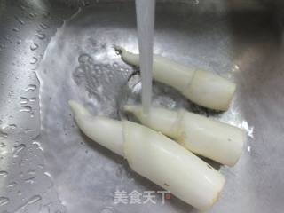 红烧茭白兔腿的做法步骤：2