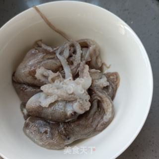 葱姜拌章鱼的做法步骤：1