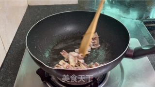 蒜苔炒干鱿鱼的做法步骤：6