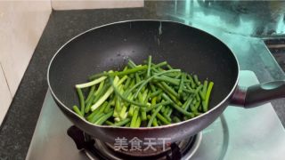 蒜苔炒干鱿鱼的做法步骤：7