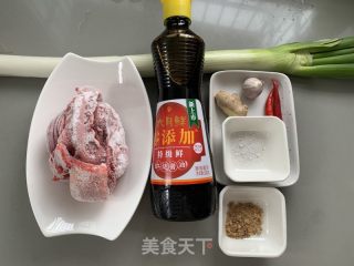 红烧牛腩的做法步骤：1