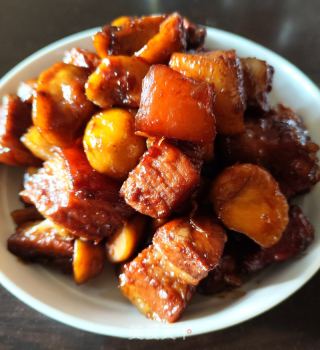 板栗焖五花肉的做法步骤：9