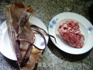 鱿鱼鲞蒸肉末的做法步骤：1