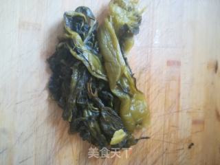 酸菜鲤鱼的做法步骤：3