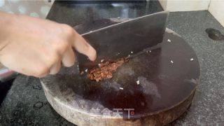 酸菜鳗鱼煲的做法步骤：3