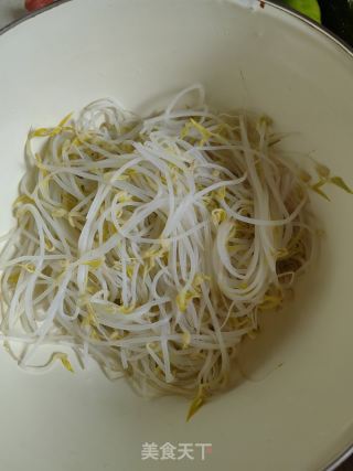 洋葱拌豆芽儿的做法步骤：4