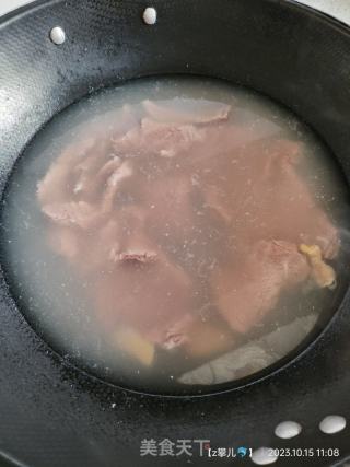 咖喱牛肉的做法步骤：1