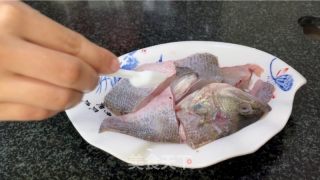 鲈鱼豆腐煲的做法步骤：1
