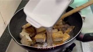鲈鱼豆腐煲的做法步骤：12
