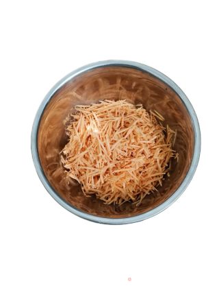 红薯丝饼的做法步骤：1