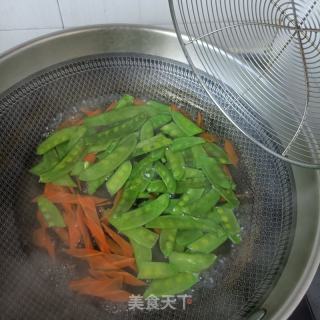 荷兰豆炒章鱼腿的做法步骤：8