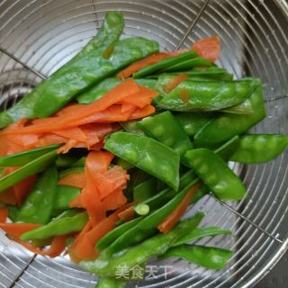 荷兰豆炒章鱼腿的做法步骤：10